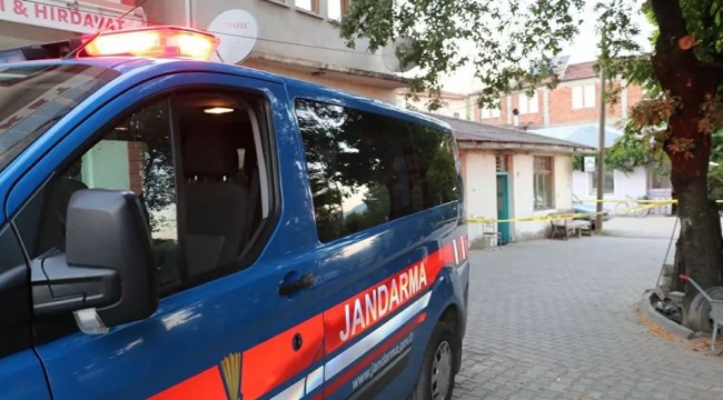 Evden çıkamayan 65 yaş üstü vatandaşın rakısı tutanakla teslim edildi