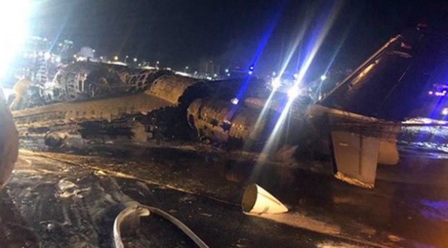 Filipinler'de bir uçak kalkış sırasında alev aldı: 8 ölü