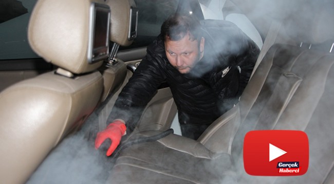 Fırsatçılara kızdı, vatandaşların araçlarını ücretsiz dezenfekte ediyor