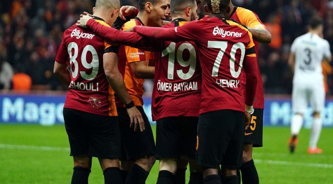 Galatasaray 8’de 8 yaparak şampiyonluk yarışana devam etti