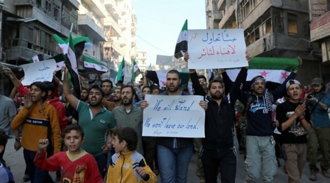 Halep’te yüzlerce kişi rejimi ve Rusya’yı protesto etti