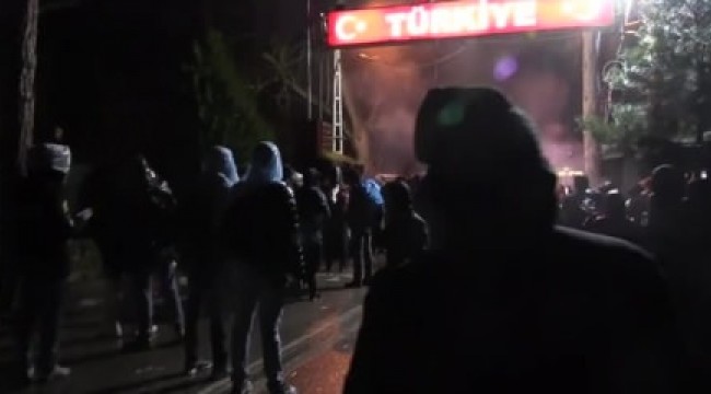 İstanbul’da mültecilerin gidişi gece saatlerinde de sürüyor