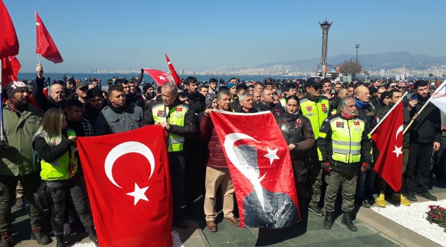 İzmirli motosikletli kuryeler şehitler için konvoy düzenledi