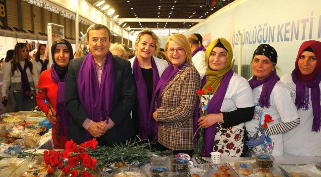 Kadınlar Günü Konak'ta bambaşka