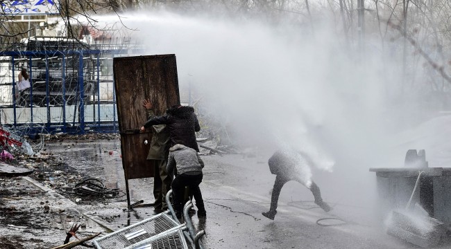 Komşu orantısız güçten vazgeçmiyor