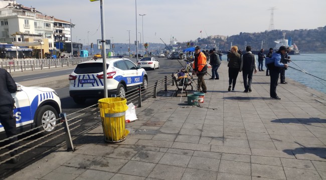Polis ekiplerinin uyarılarına rağmen balıkçılar ağ atmaya devam etti