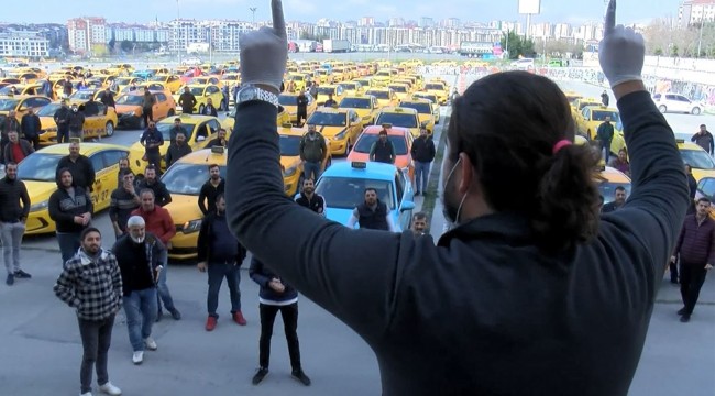 Taksiciler "Koronavirüs yüzünden işler azaldı" diyerek eylem yaptı