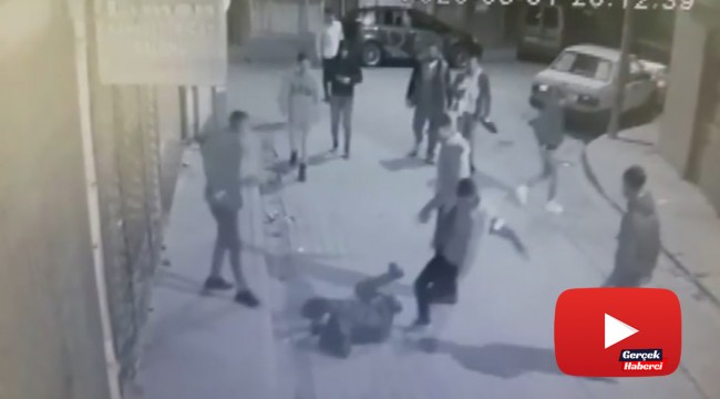 Tekme tokat dövülen gencin gasp edilme anı kamerada