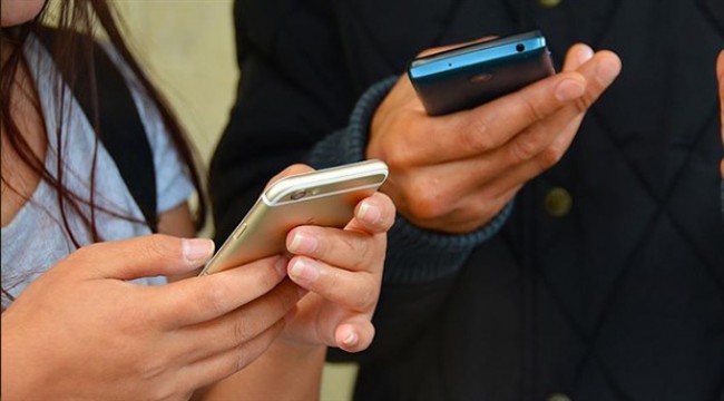 Türkiye'de cep telefonlarına yüzde 1'lik ek vergi geldi