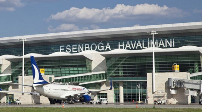 Umre yolcularını taşıyan 4 uçak daha Esenboğa Havalimanı’na indi