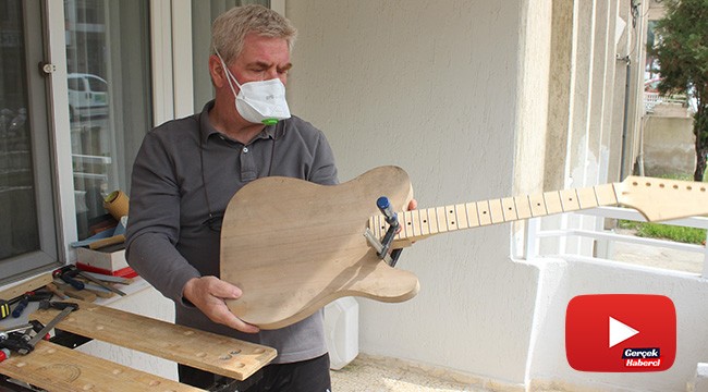 Yasağa uydu, hobi olarak gitar yapımına başladı