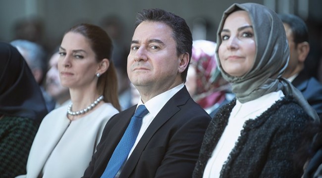 Ali Babacan tepkiler üzerine 23 Nisan mesajını revize etti