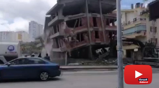 Ankara'da trafik akarken dört katlı bir bina önlem alınmadan böyle yıkıldı