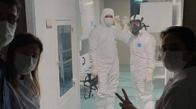 Aşı için çalışan Türk profesörden heyecanlandıran paylaşım