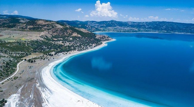 Bakanlık Salda Gölü’nden 24 saat canlı yayın başlattı