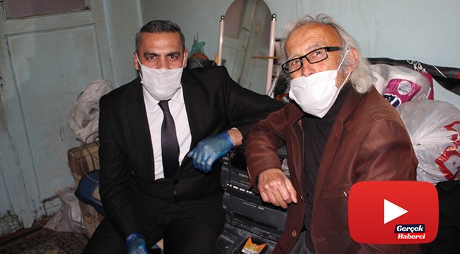 Evde tek başına kalınca morali bozulan amcaya Kaymakamlık sohbete gitti