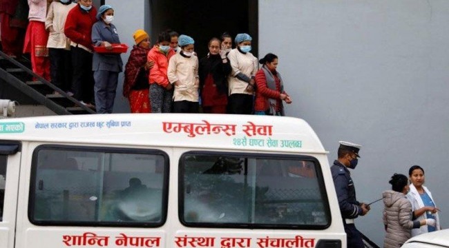 Hindistan'da Müslüman olduğu için hastaneye alınmayan kadın bebeğini kaybetti