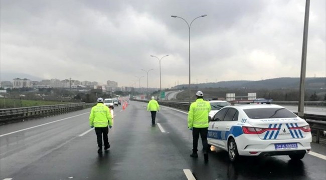 İstanbul’da giriş çıkışta korona virüs denetimi