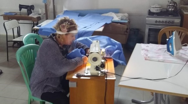 Karaburunlu kadınlar engel tanımıyor: Maskeler tamam, sıra tek kullanımlık  önlükte
