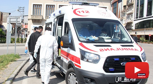 Korona virüs şüphesiyle sokağa çıktı, ambulansla hastaneye gitti