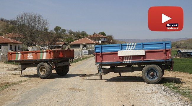 Korona virüs uyarı tabelası dikkate alınmayınca köyü römorkla kapadı