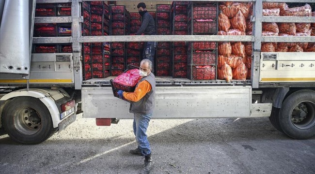 Market ve hallerde ürün tedarikine başlandı