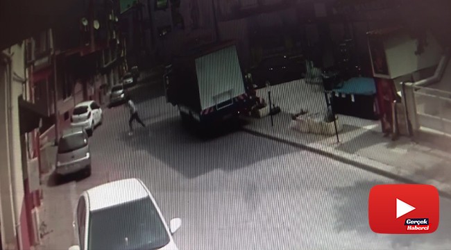 Meşrubat aracından para dolu poşetin çalınması güvenlik kamerasında
