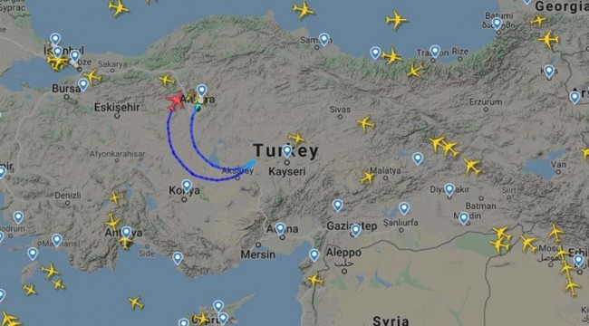 TK-1920 Gökyüzünde ay-yıldız çiziyor