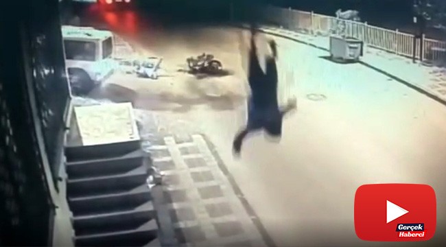 Ümraniye’de feci kaza: Motosikletli metrelerce havaya fırladı