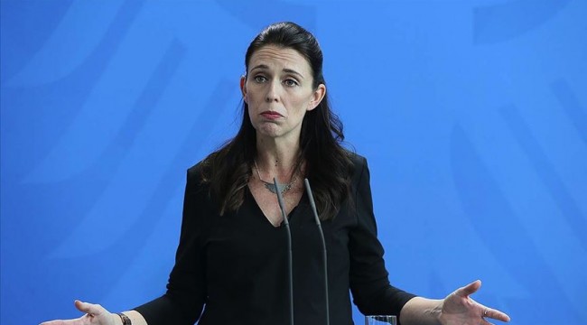 Yeni Zelanda Başbakanı Ardern Kovid-19 önlemlerine uymayanlara 'aptal' dedi