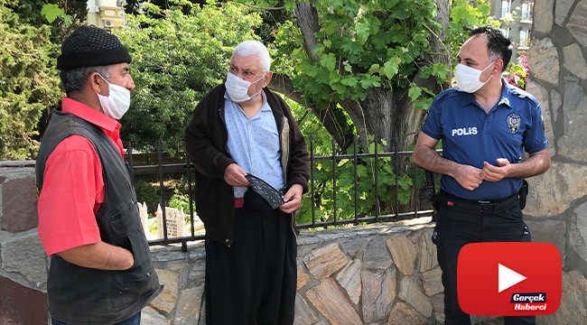 84 yaşındaki adam kamyonetiyle trafiği bir birine kattı