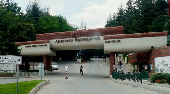 Anadolu Üniversitesi Rektörü istifa etti