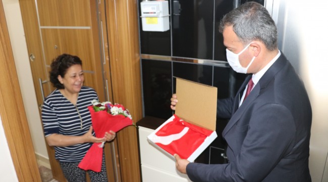 BAŞKAN DURAN ŞEHİT ANNELERİNİ YALNIZ BIRAKMADI
