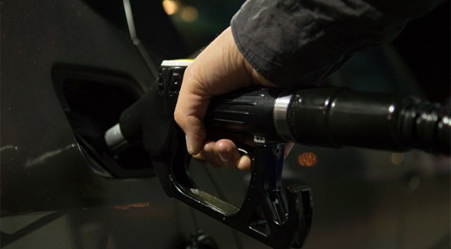 Benzin ve motorine 36 saatte üçüncü kez zam