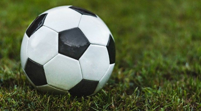 'Beşiktaş'ın dört futbolcusu alacaklarını tahsil etmedikleri için İstanbul'a dönmedi'