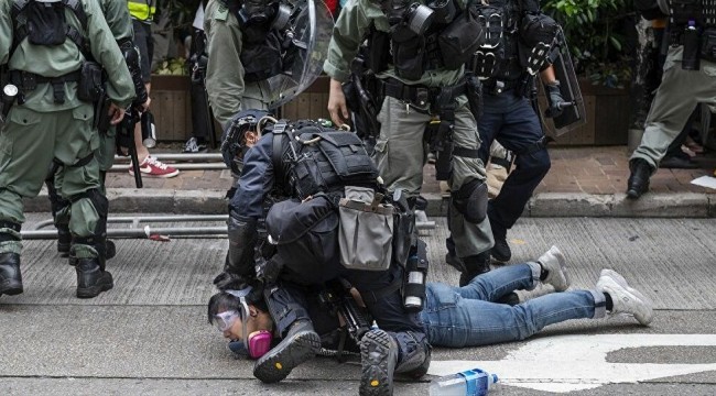 Çin'in yeni güvenlik yasası girişimine protesto: 120 gözaltı