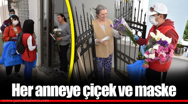 Her anneye çiçek ve maske