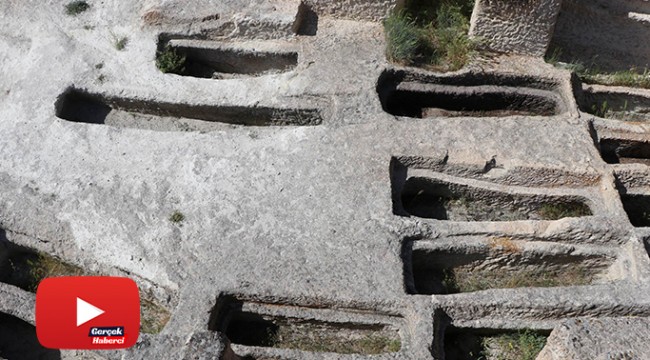 Kapadokya’da 2 bin yıllık mezar büyük ilgi çekiyor