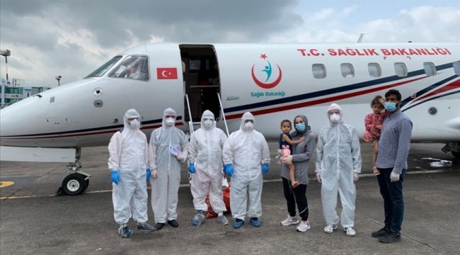 Koronavirüse yakalanan Türk vatandaşı kadın ve ailesi Bangladeş'ten yurda getirildi