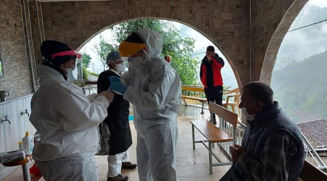 Rize'ye gelen 4 bin 569 çay üreticisine Kovid-19 testi yapıldı