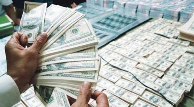 Salgında milyonlarca kişi işsiz kalırken onlar servetlerine servet kattı!