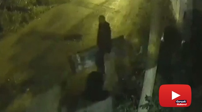 “Sosyal mesafesiz” ilginç kapı hırsızlığı kamerada