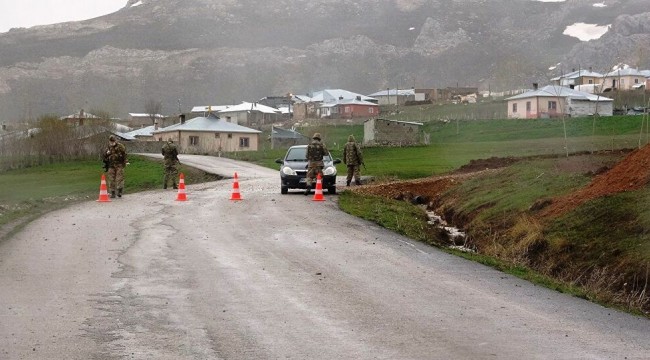 Van'da karantinaya alınan mahallede Kovid-19 vaka sayısı 84'e yükseldi