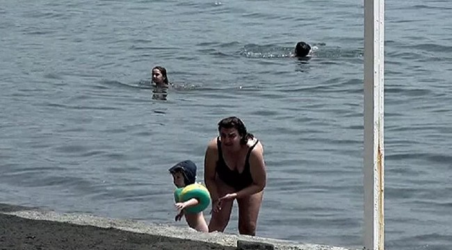 Yasağa rağmen denize girenler 'Hemen eve gideceğiz' diye tepki gösterdi