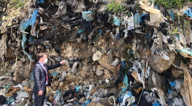 Zonguldak sahiline atılan tıbbi ve evsel atıklar 'çöp dağı' oluşturdu