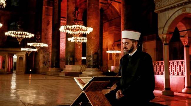 Ayasofya’nın ibadete açılması gündemde