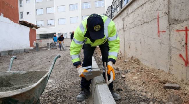 Buca’nın fen işleri günlüğü: Hem yenilendi, hem onarıldı