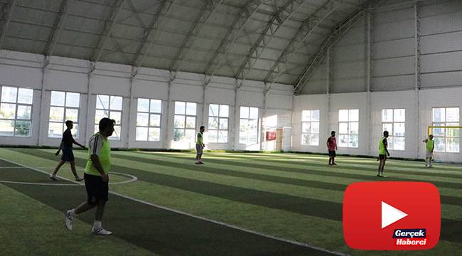 Halı sahalar açıldı, talep arttı