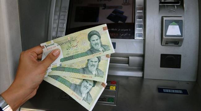 İran'da dolar ilk kez 19 bin tümeni aşarak tarihi rekorunu kırdı