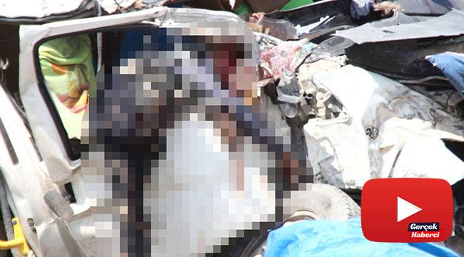 Minibüs ile tır çarpıştı: 6 ölü